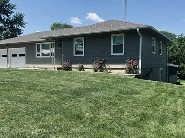 1125 Lake Manor Dr, Trenton, MO 64683