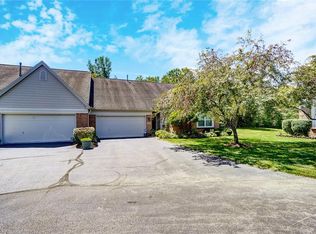 1394 Yankee Vineyards Dr, Dayton, OH 45458