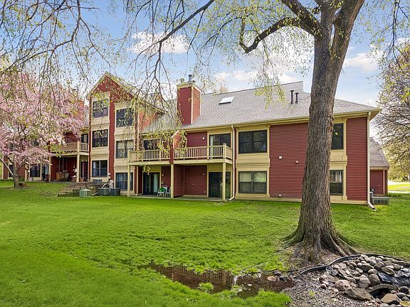 3rd image of 15710 26th Ave N APT D