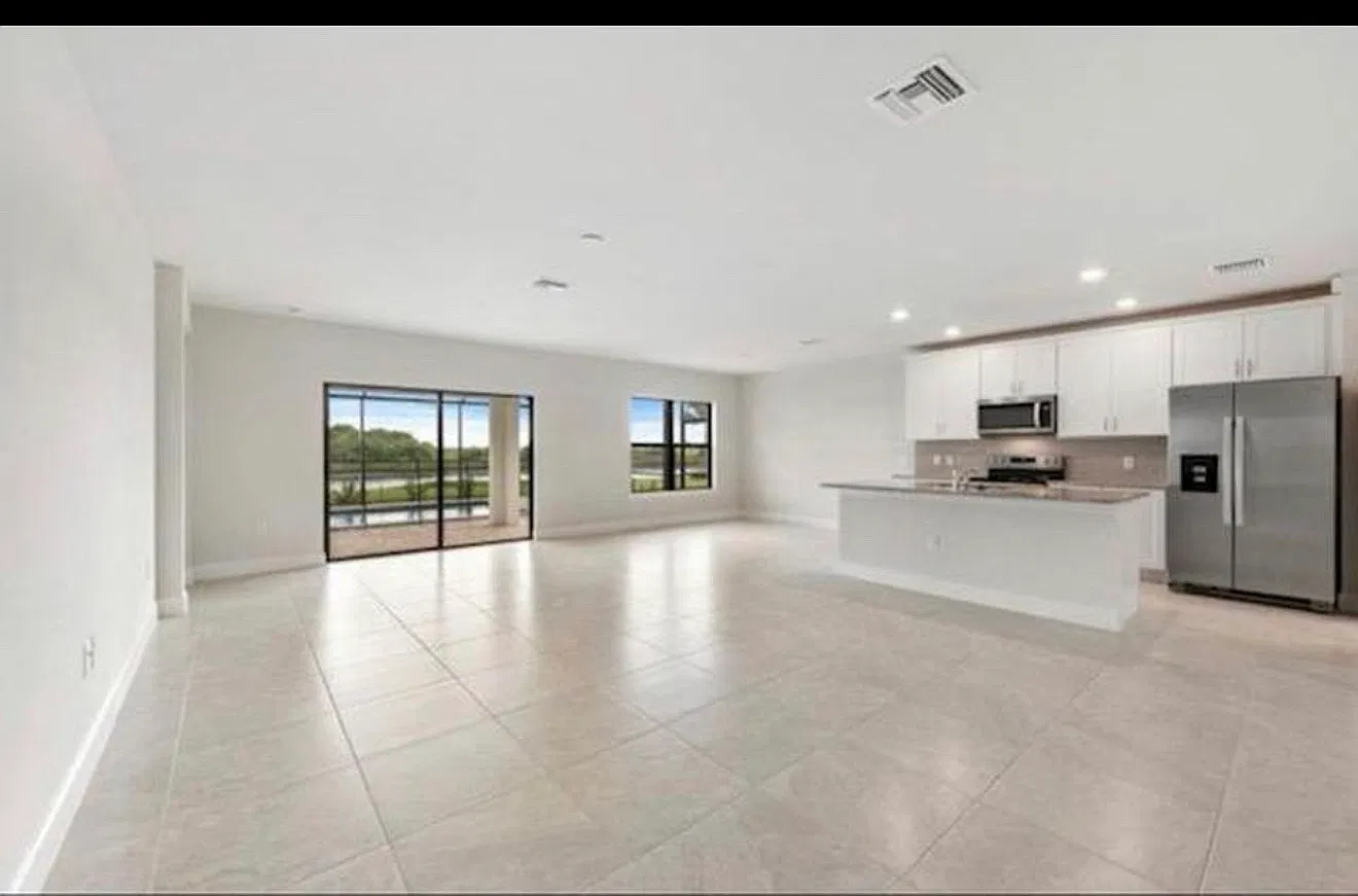3 bed, 1600 sqft, $3,300 — Photo 3