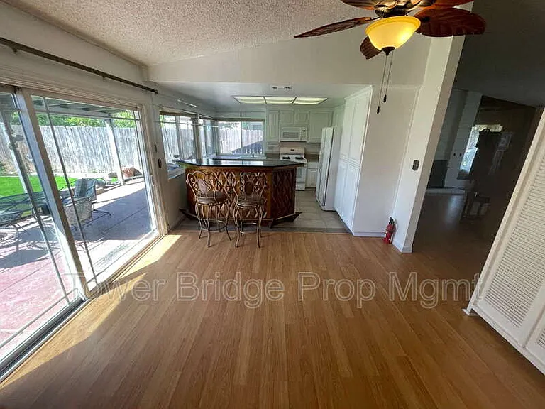 9400 Appalachian Dr — Photo 12