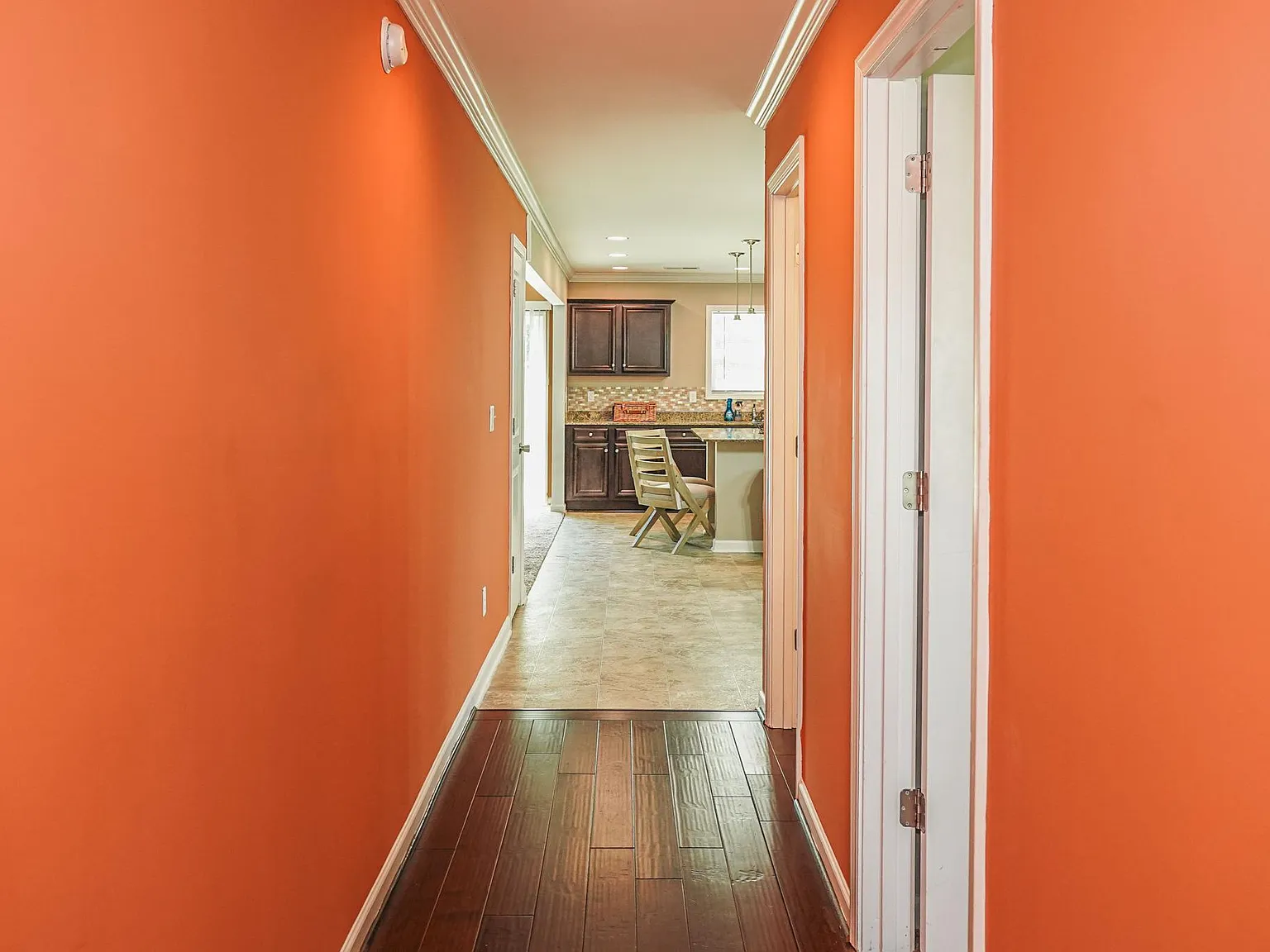 5 bed, 2272 sqft, $2,500 — Photo 3