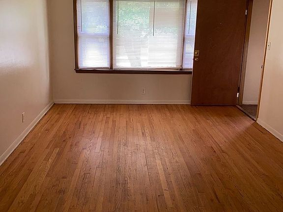 3rd image of 7027 N Teutonia Ave APT 4