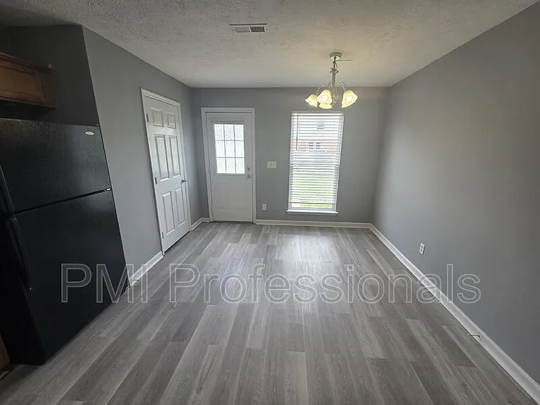 1214 Timber Creek Dr — Photo 8