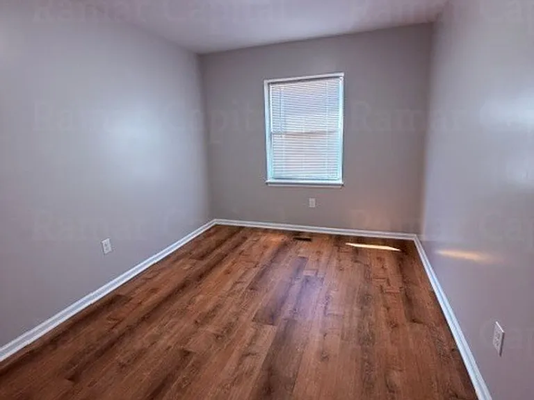2752 Mickle St — Photo 13