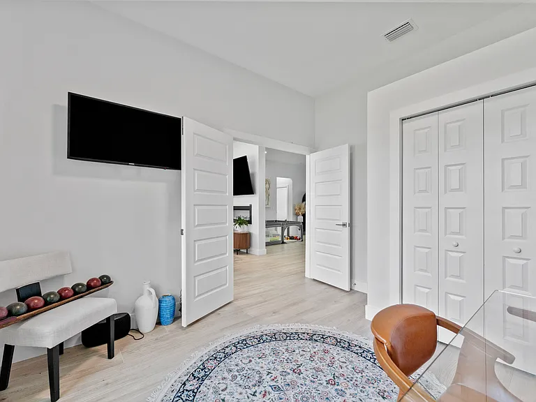 3701 W Leila Ave — Photo 44