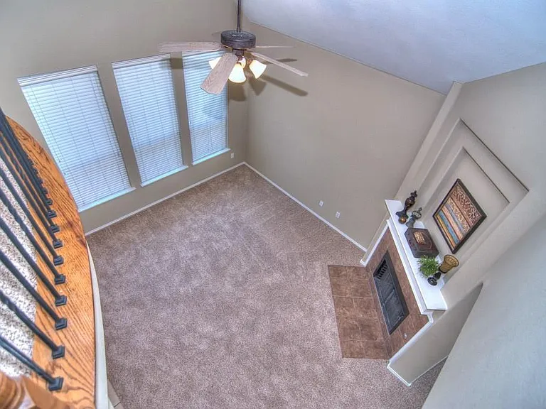 9400 Woodhurst Dr — Photo 13