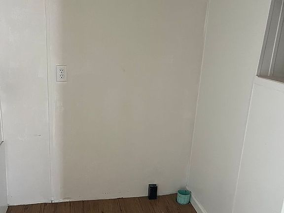 2nd image of 40 Honey Bee Ln