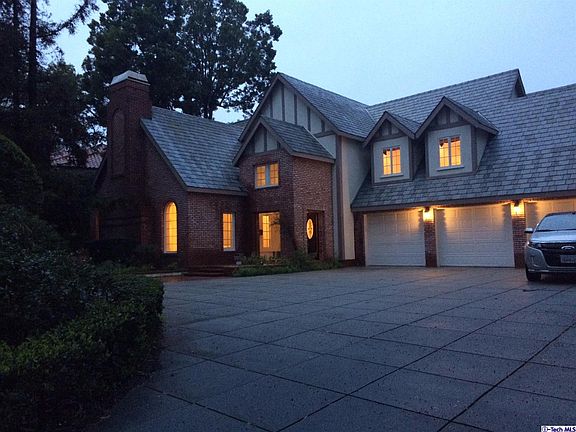 2nd image of 805 Oak Knoll Cir