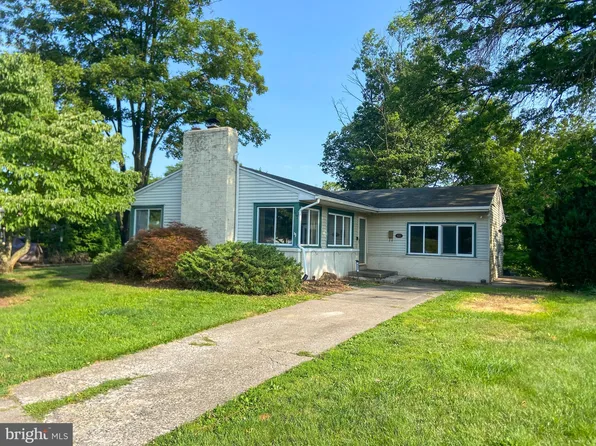 655 Blue Spruce Ct, Pottstown, PA 19464