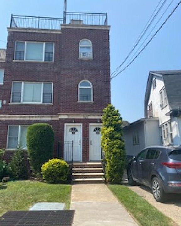 1st image of 1121 Beach 12 St #12