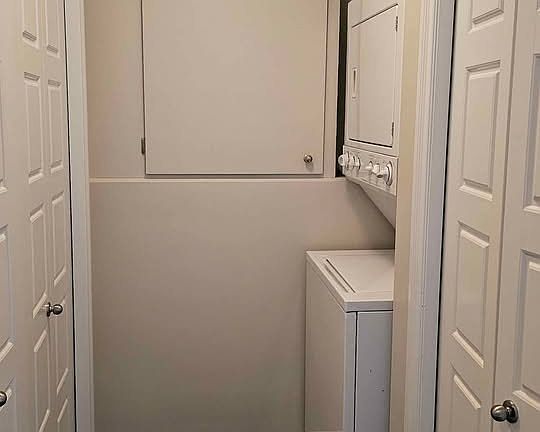5th image of 622 Marlatte Cres