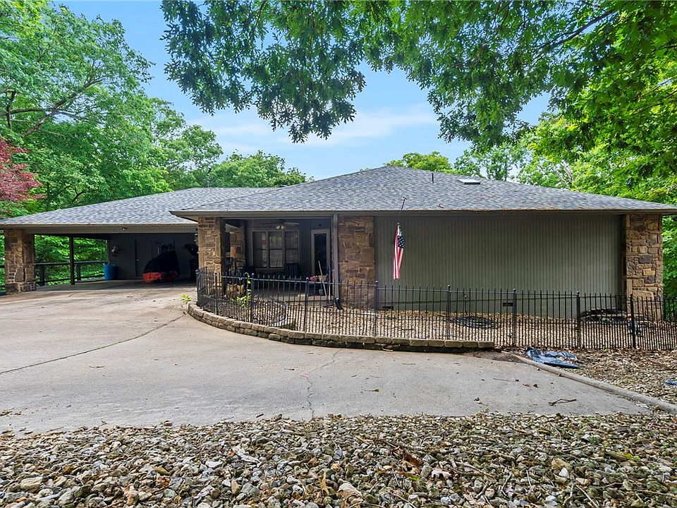 1st image of 12 Marina Cir N