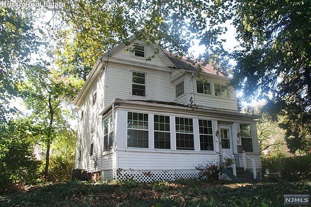 2nd image of 12 Degraw Ave