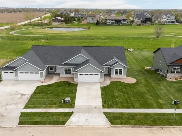3037 Royal Oak Rdg, Marion, IA 52302