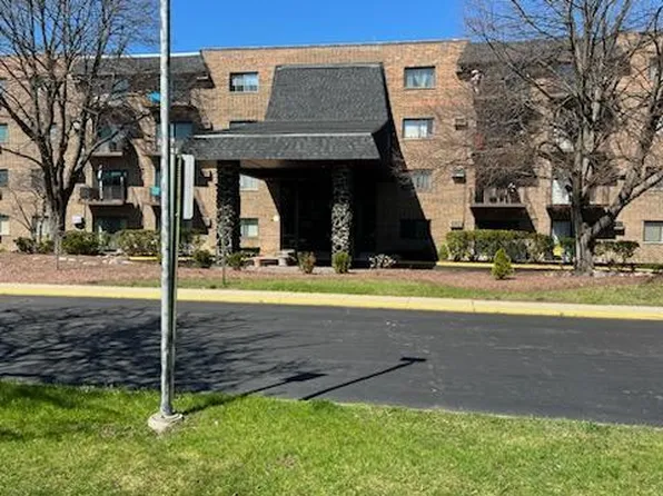 239 Mill Rd APT 405A, Addison, IL 60101