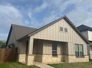 633 The Cottages Dr, Godley, TX 76044