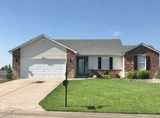908 Warrior Ridge Ct, Warrenton, MO 63383
