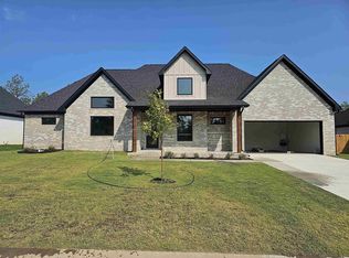 6028 Majestic Waters Dr, Benton, AR 72019