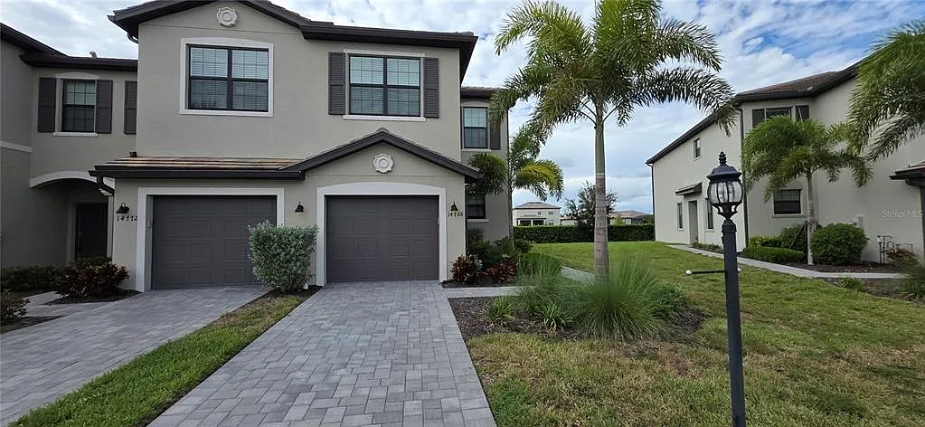 3 bed, 2.5 bath, 1879 sqft, $2,650 — Photo 2