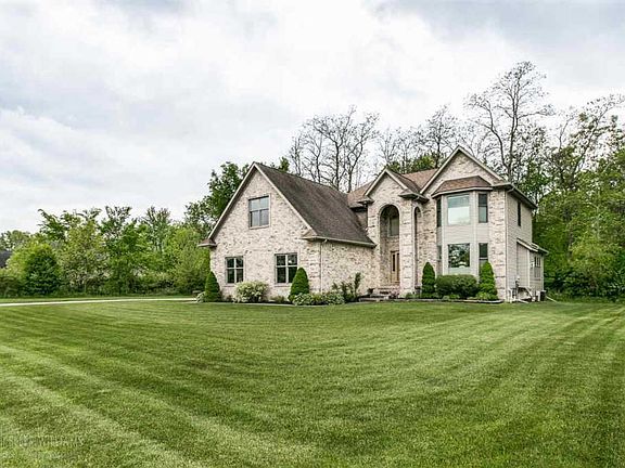 2nd image of 2881 Manchester Dr