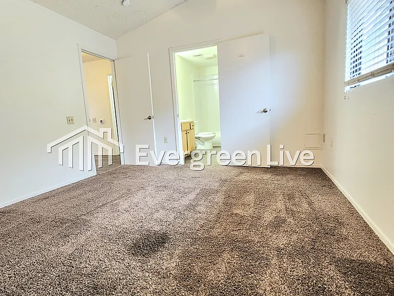 2252 Taos Ct — Photo 15