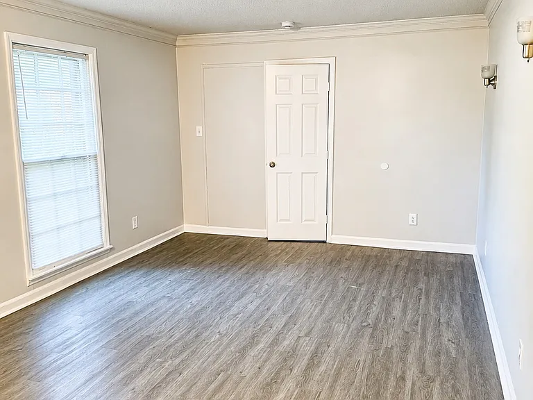 1820 Cumberland Ave SW — Photo 2