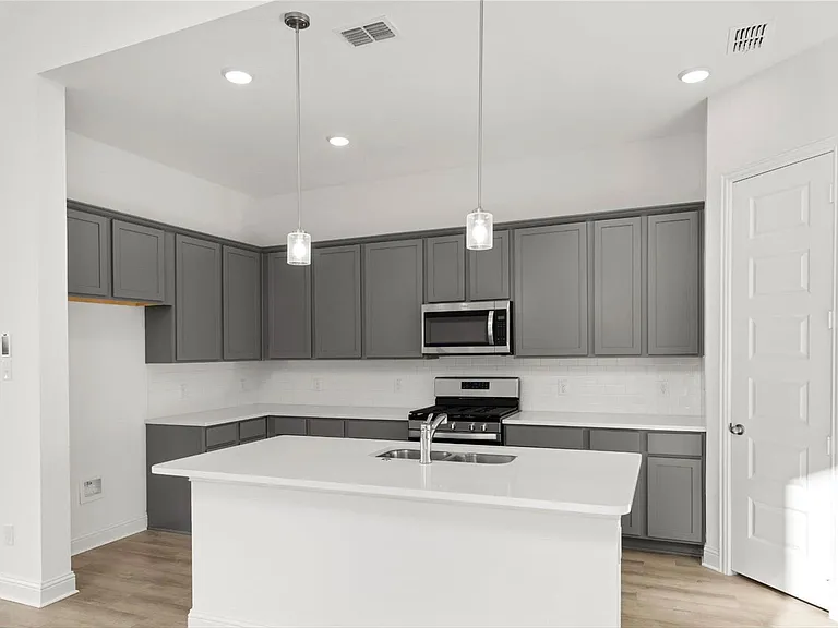 2335 Sheppards Ln — Photo 4