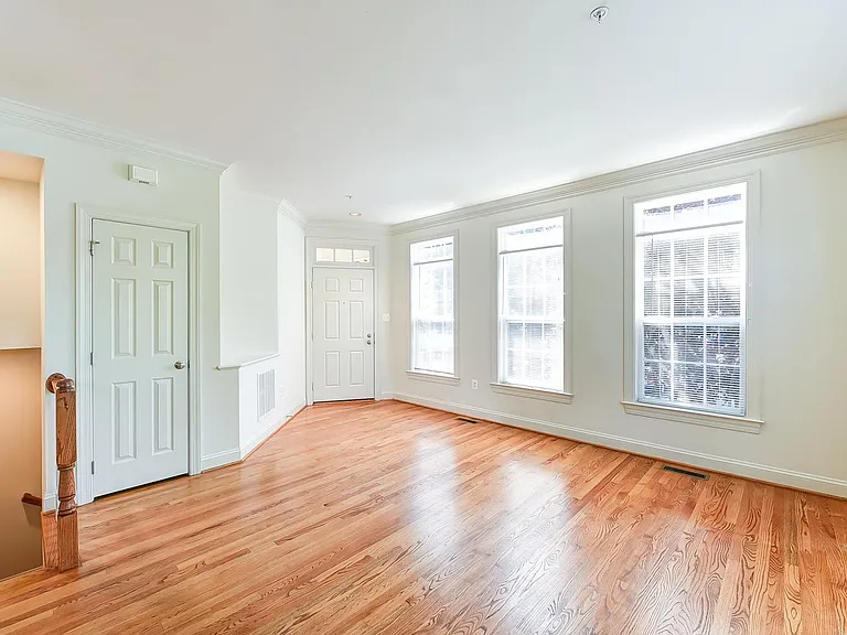 3426 Wilson Blvd — Photo 11