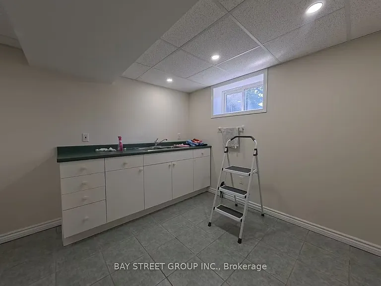 402 Osiris Dr — Photo 37