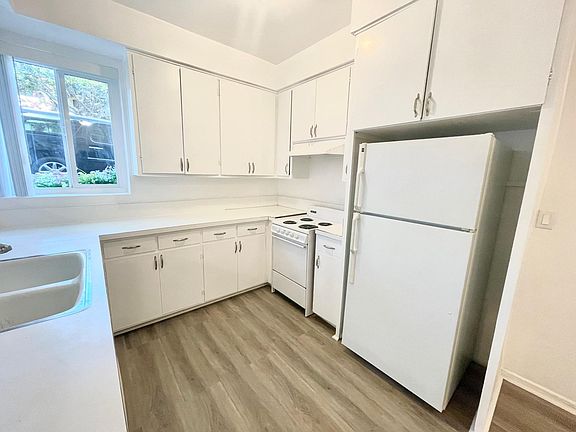 2nd image of 808 Princeton St #E2