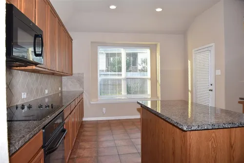 6727 Oakman Ln Photo 1