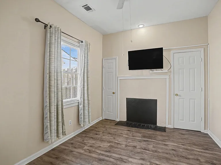 552 - 554 E Macon St — Photo 20