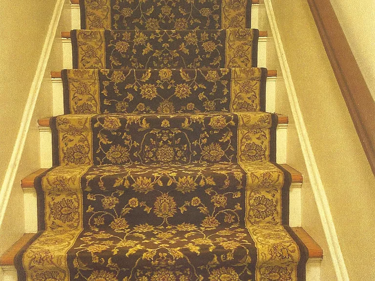 STAIRS TO A SPACIOUS APARTMENT WITH TWO BEDROOMS PLUS OFFICE OR DEN