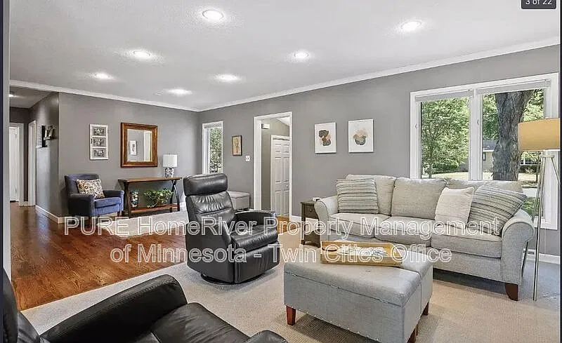 4 bed, 1.5 bath, 2200 sqft, $3,500 — Photo 3
