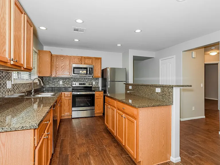 1084 S Olympic Dr — Photo 8