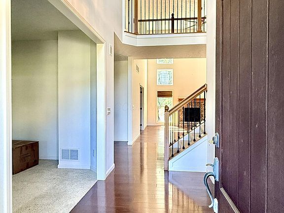 4th image of 5455 Lilac Ave