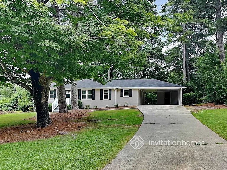 921 Walnut Cir SW — Photo 2
