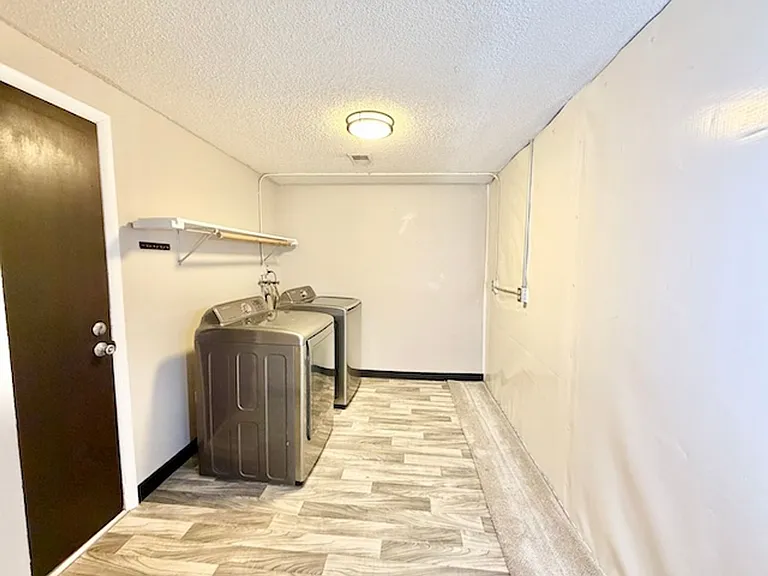 954 S Miller St — Photo 23