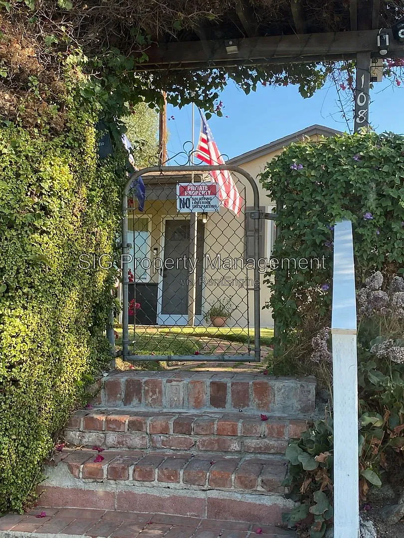 2 bed, 1.0 bath, 1023 sqft, $2,600 — Photo 2