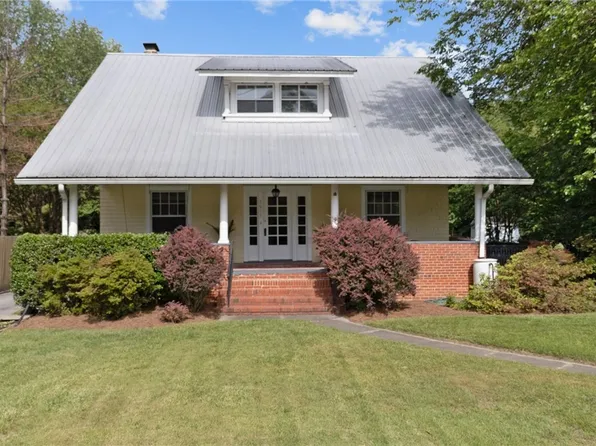 3613 Brook Rd, Richmond, VA 23227