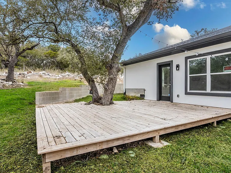 2718 Leslie Ln — Photo 22