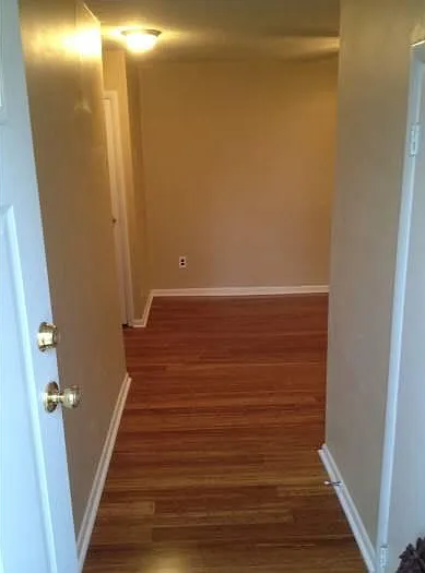 Hallway from Prvt Ent