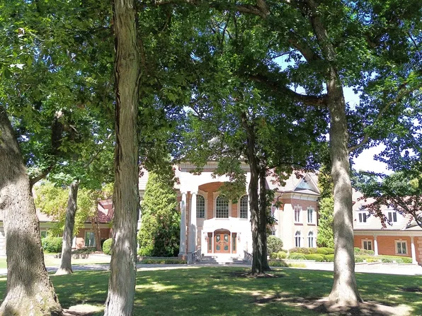 94 Hawthorne Rd, Barrington, IL 60010