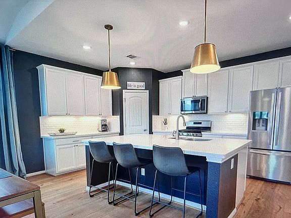 Kitchen bar