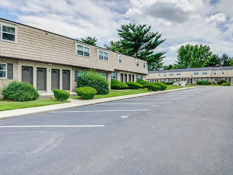 Eastampton Gardens Apartment Homes — Photo 30