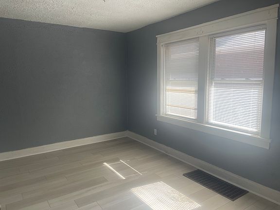 4th image of 1217 Sutter Ave