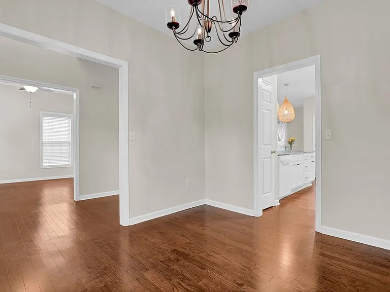 1010 Meridian Dr — Photo 7
