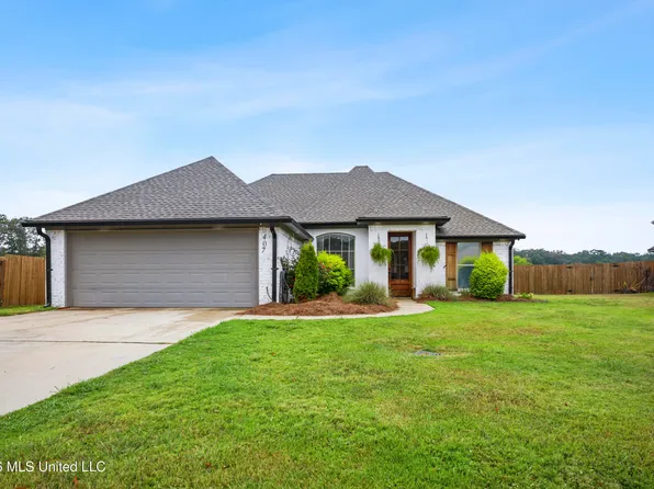 407 Oak Park Cv, Pearl, MS 39208