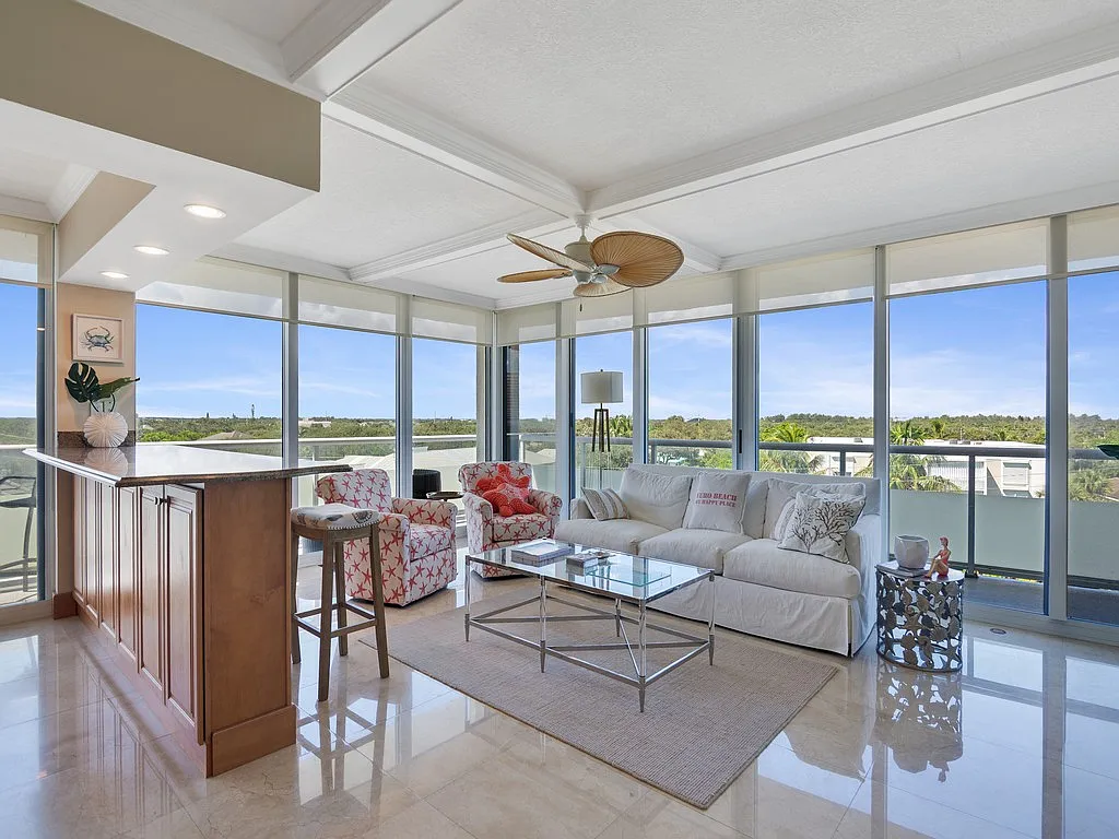 Building Photo - 3554 Ocean Dr #501S
